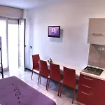 Bright Apartment-beahost Μπιμπιόνε