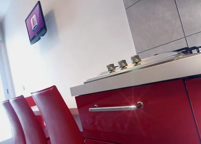 Bright Apartment-beahost דירה *